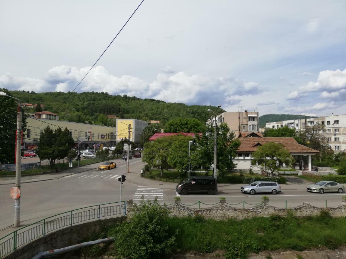 Complex Central Orsova Motel Exterior photo